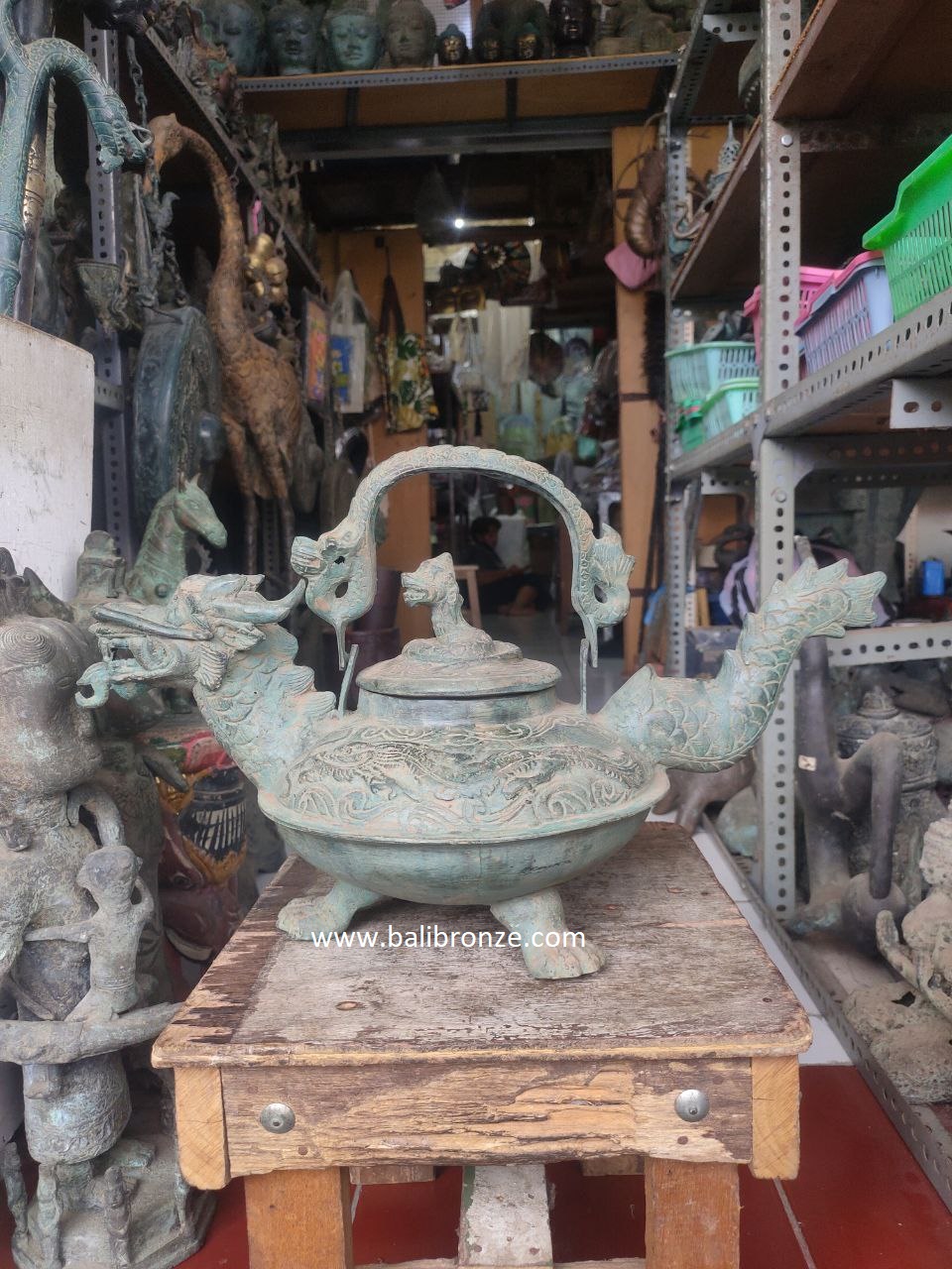 1042 Dragon Kettle 47 cm NKM