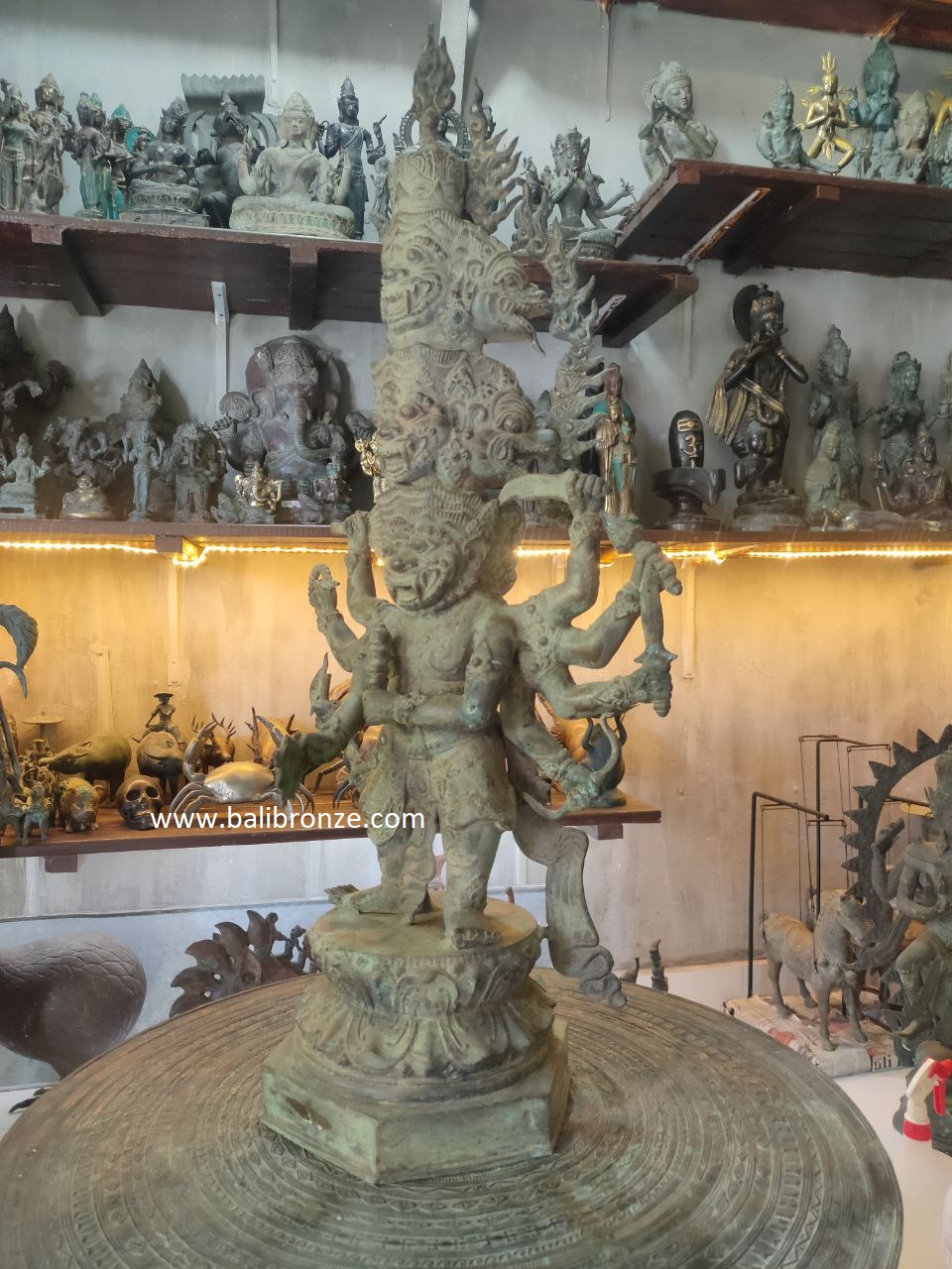 1219 Vishnu Murti 76 cm YTP