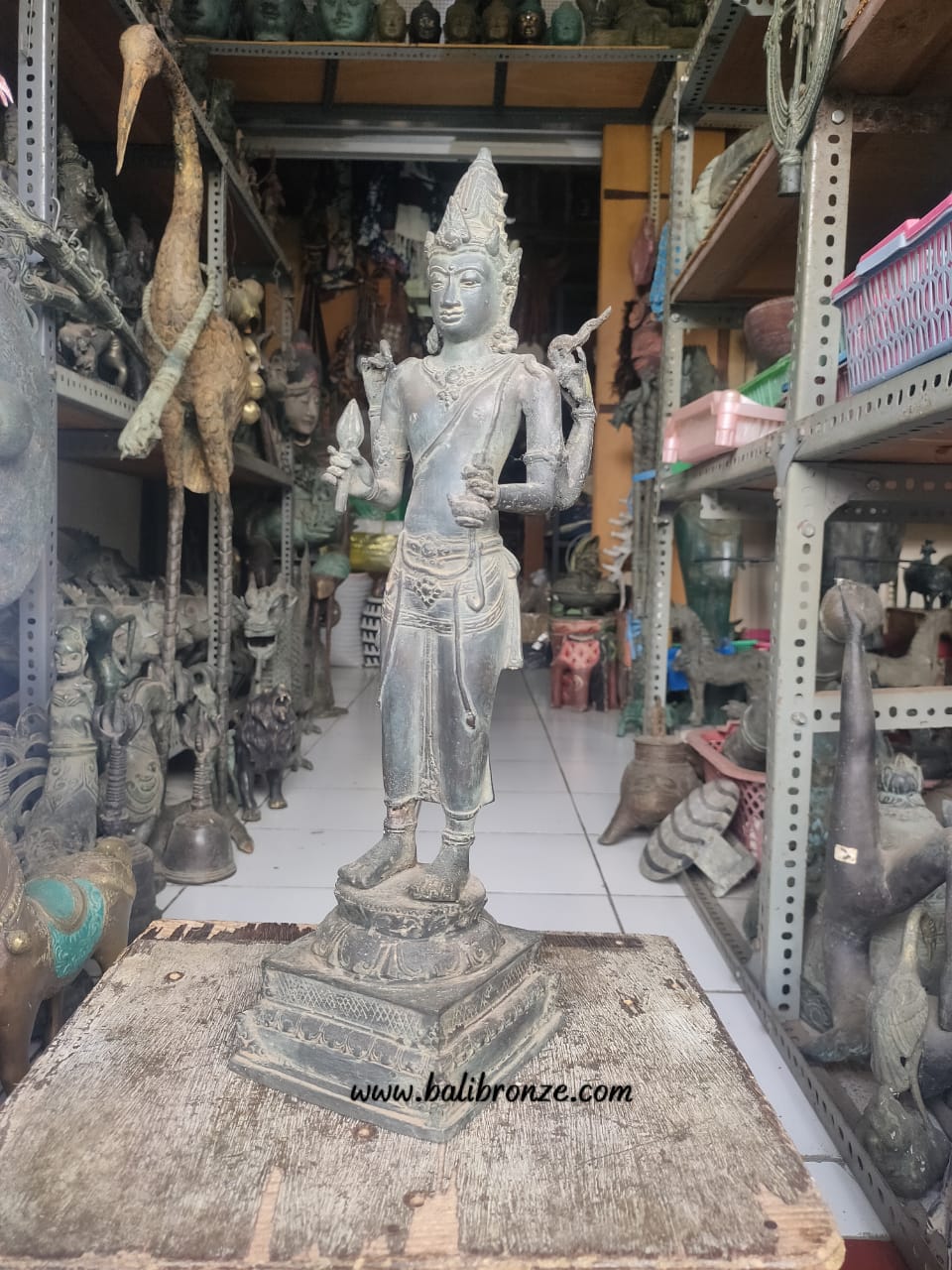 1087 Standing Wisnu 41 cm KDH